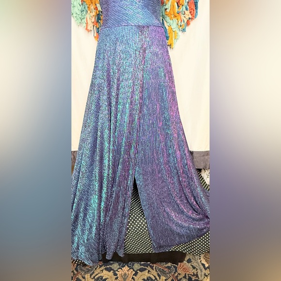 Betsy & Adam Metallic Halter Gown Blue Purple Iridescent Formal Dress - Picture 5 of 16